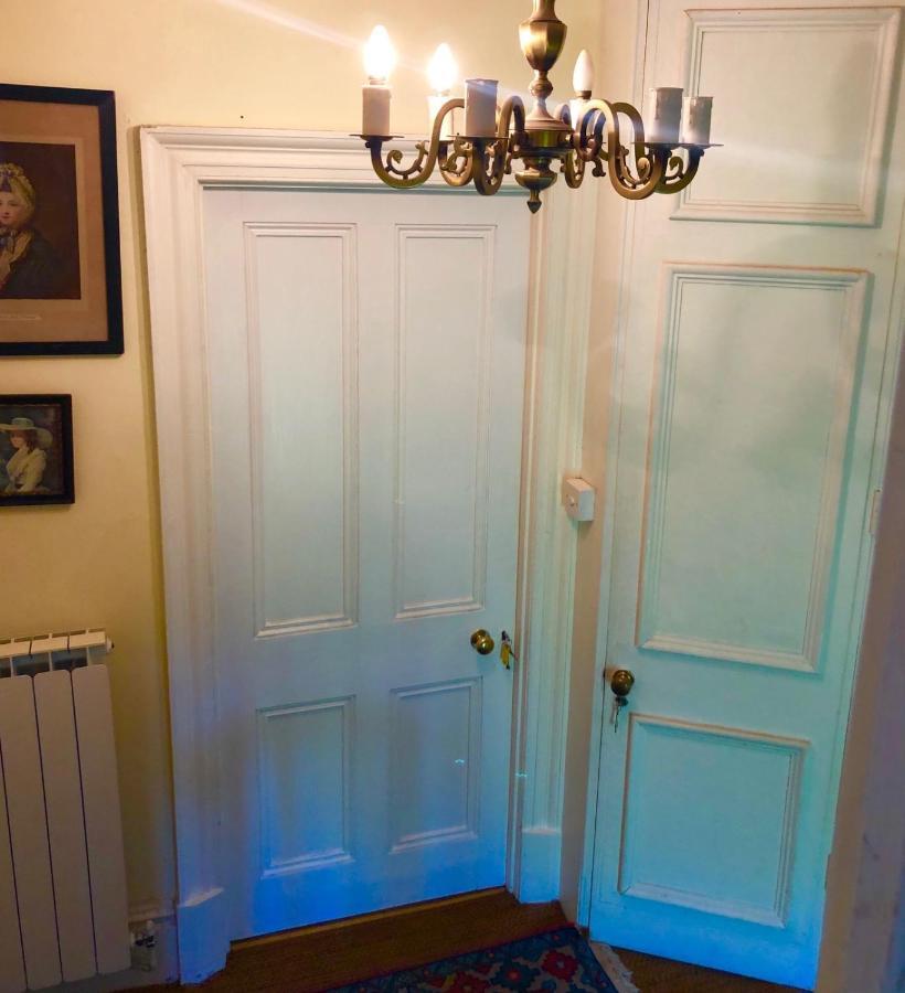 Lauras Townhouse Apartments Dressmakers Salon 巴斯 外观 照片