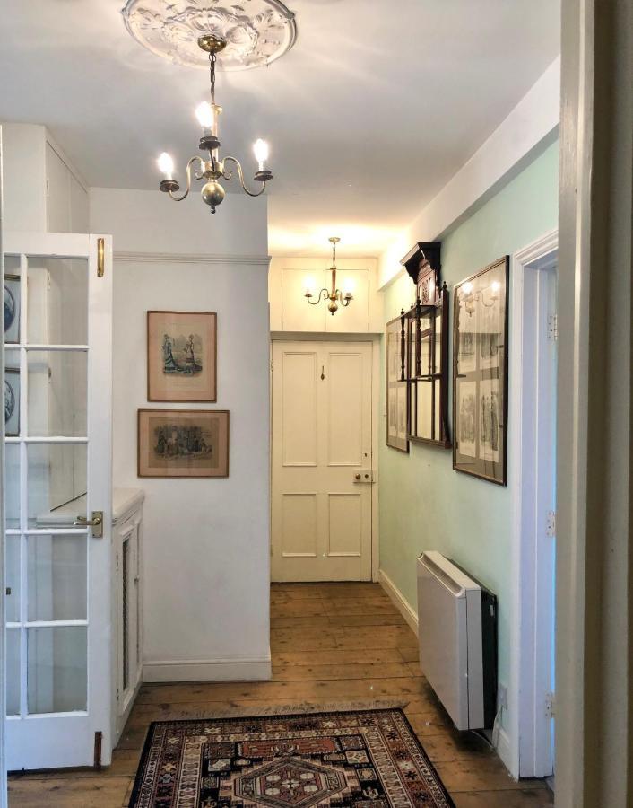 Lauras Townhouse Apartments Dressmakers Salon 巴斯 外观 照片